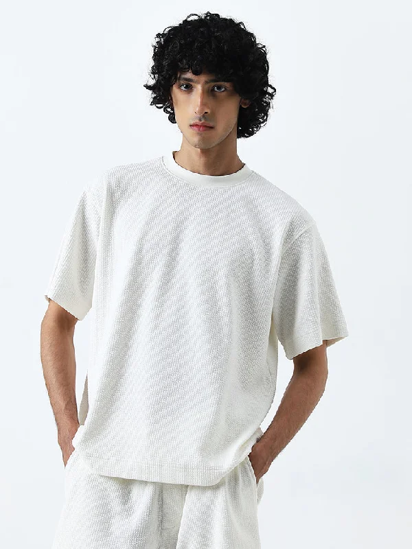 Studiofit Off-White Textured Relaxed-Fit T-Shirt Youthful Men's Anime